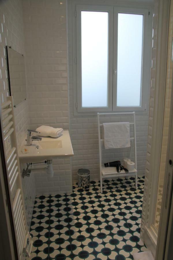 Les Toits De Paris Bed and Breakfast Eksteriør billede